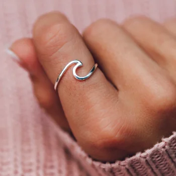 PURA VIDA WAVE RING SILVER