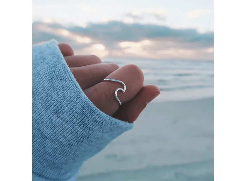 PURA VIDA WAVE RING SILVER