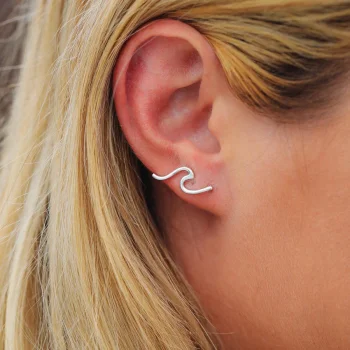 PURA VIDA WAVE EAR CLIMBER SILVER